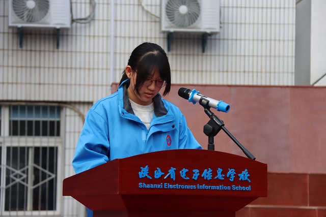 女生代表周湘雪發言1.jpg