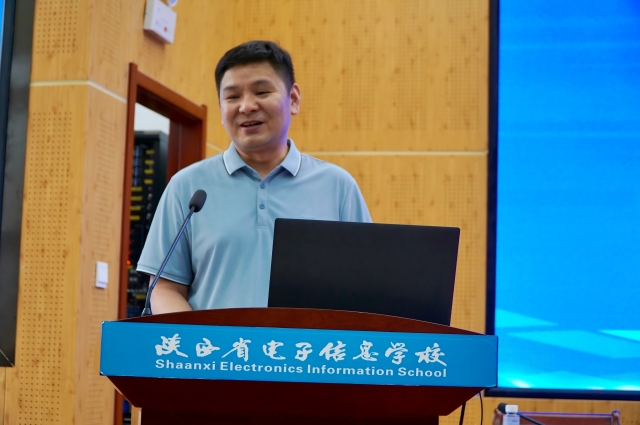 我校優秀畢業生劉金浪發言(1).jpg